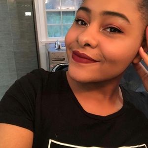 Meet your Posher, Yasmine